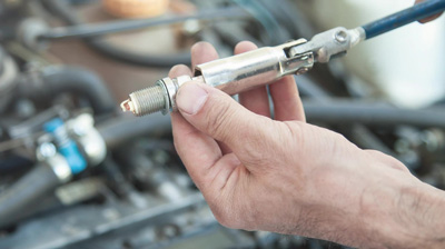 What Does a Spark Plug Do: Purpose and Function Efficiency